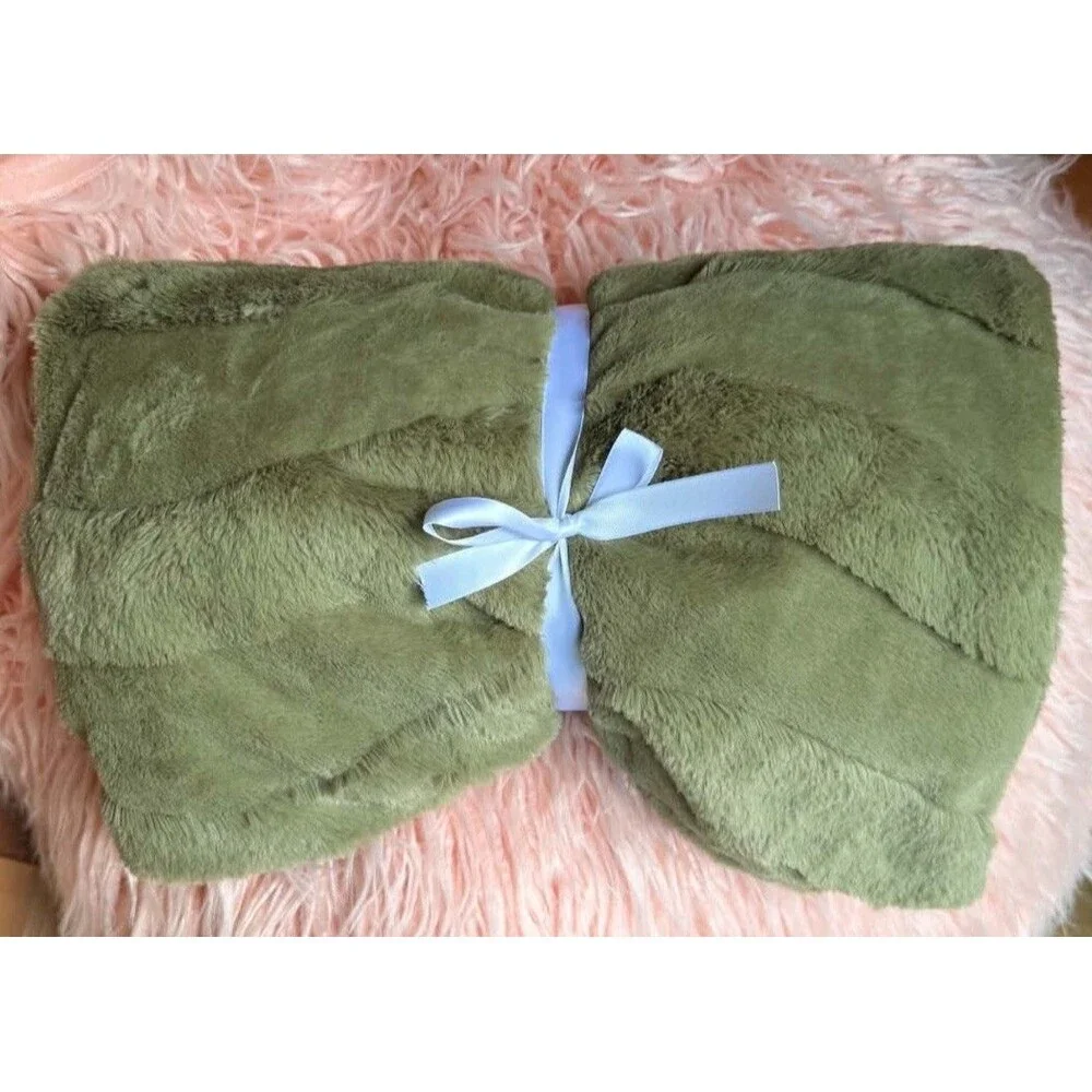 Pillowfort Green Wave Kids Plush Throw Blanket New Without Tag Label